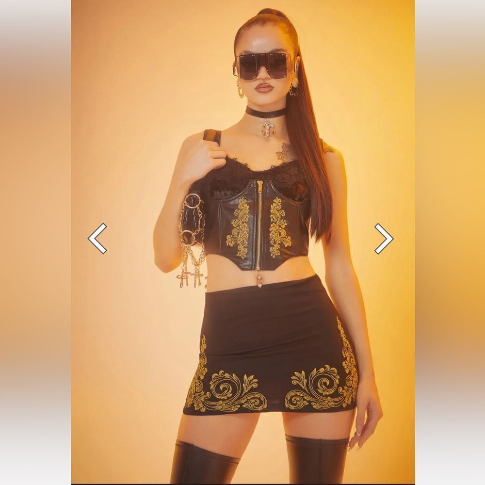 HOROSCOPEZ Bold Beauty Underbust Corset Top & Embroidered Mini Skirt Set - Picture 6 of 13